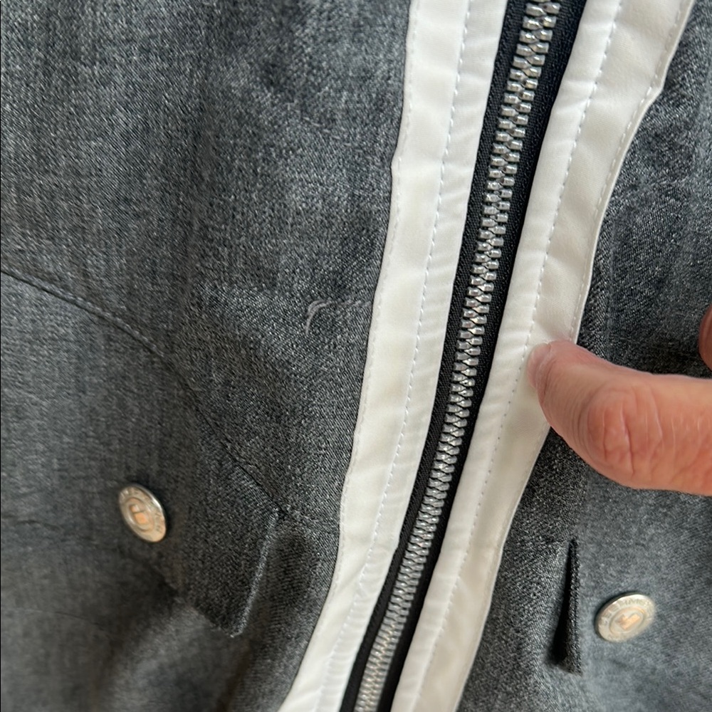 Obermeyer Gray and White Jacket - Picture 3 of 11